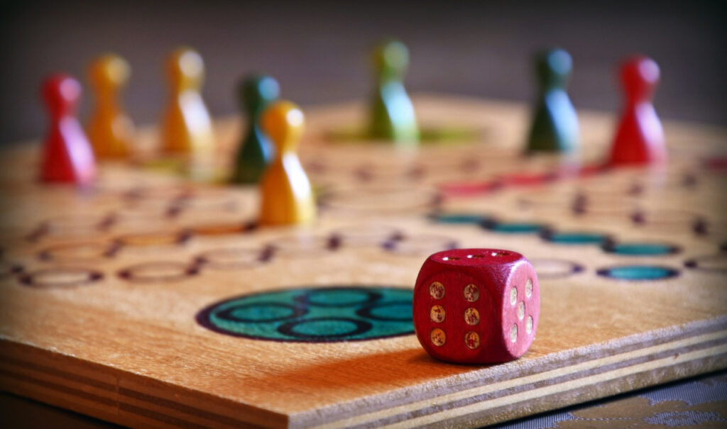 Hogyan töri meg a rutint egy játékos este?