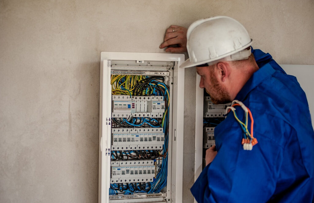 Eszközök egyszerű villanyszereléshez: az otthonod alapfelszerelése