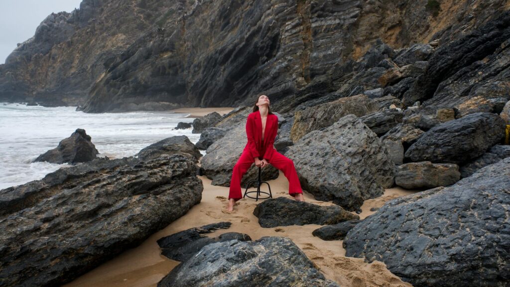 Így építhetjük be a vibráló vörös árnyalatokat a mindennapi öltözködésünkbe